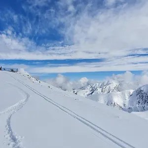 https://royal.midi-pyreneeshotels.com